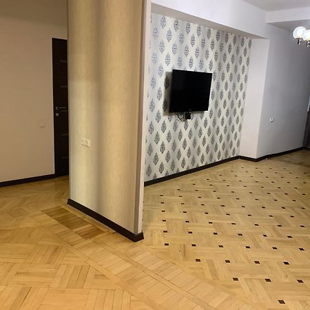 Apartment In The Center Of Yerevan Exterior photo